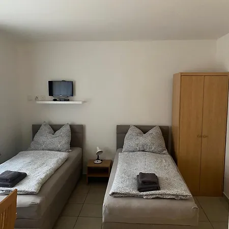 Penzion Racice Apartment